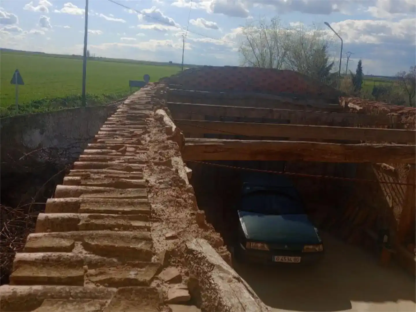 Aparcament de Casa o xalet en venda en Quintanilla del Monte amb Jardí privat, Traster i Moblat