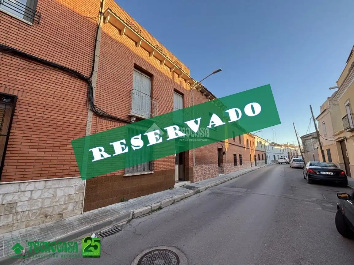 Casa pareada en venta en Calle D.Tiburcio