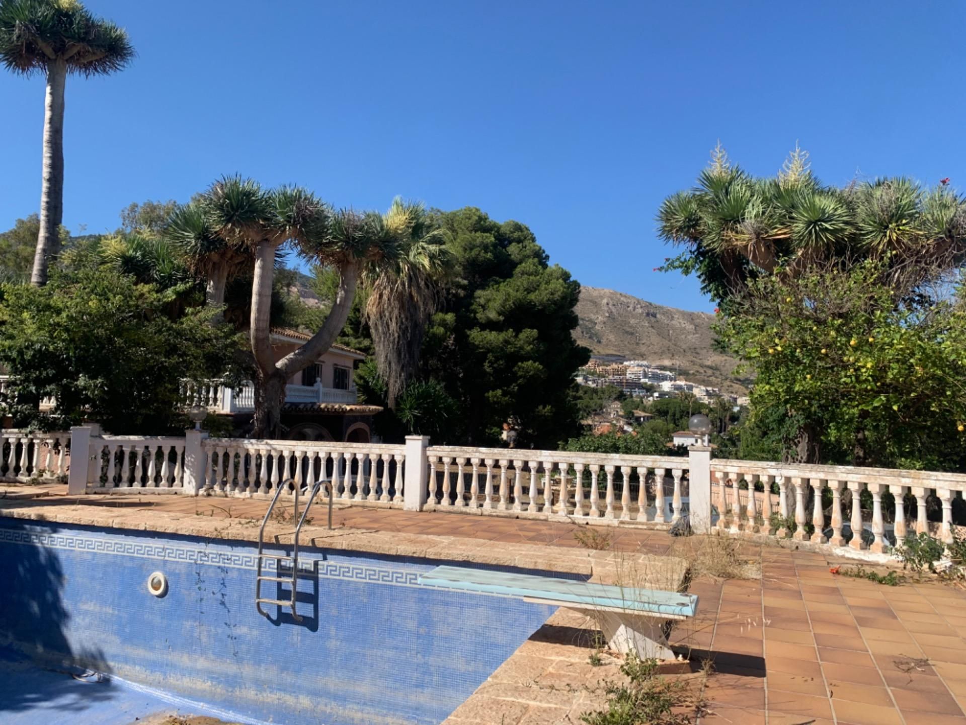 Swimming pool of House or chalet for sale in Benalmádena  with Air Conditioner, Private garden and Terrace