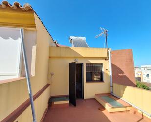Terrassa de Casa adosada en venda en La Línea de la Concepción amb Aire condicionat, Terrassa i Moblat