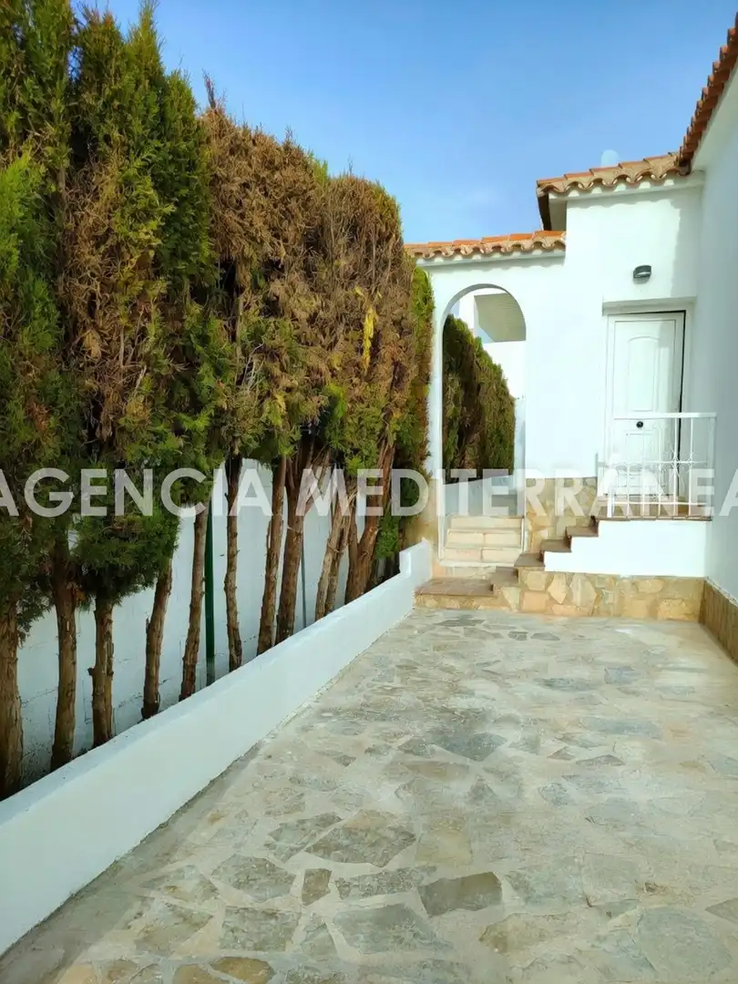 Terraced house with garden for sale in Las Marinas / Les Marines, imagen 3
