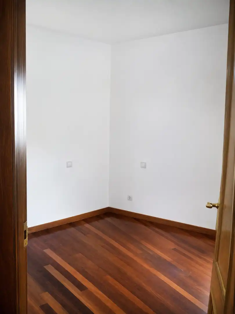 Wohnung zum Verkauf in El Espinar mit Heizung, Parkett und Abstellraum