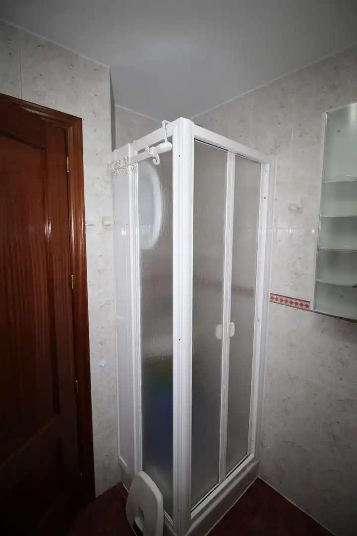 Baño de Piso en venta en Puertollano con Aire acondicionado, Calefacción y Amueblado