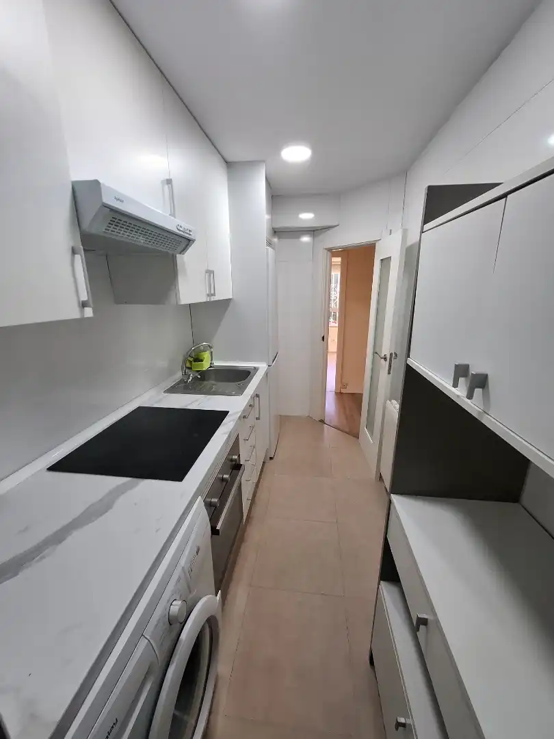 Cuina de Pis en venda en Madrid amb Calefacció, Terrassa i Forn