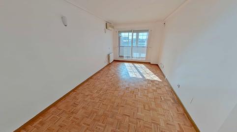 Photo 2 of Flat for sale in Calle de César Pastor Llopis, Santa Eugenia,  Madrid Capital