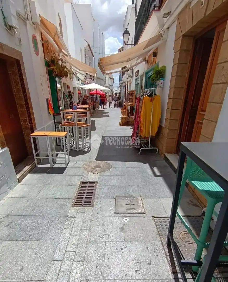 Vista exterior de Àtic en venda en Conil de la Frontera amb Terrassa i Balcó