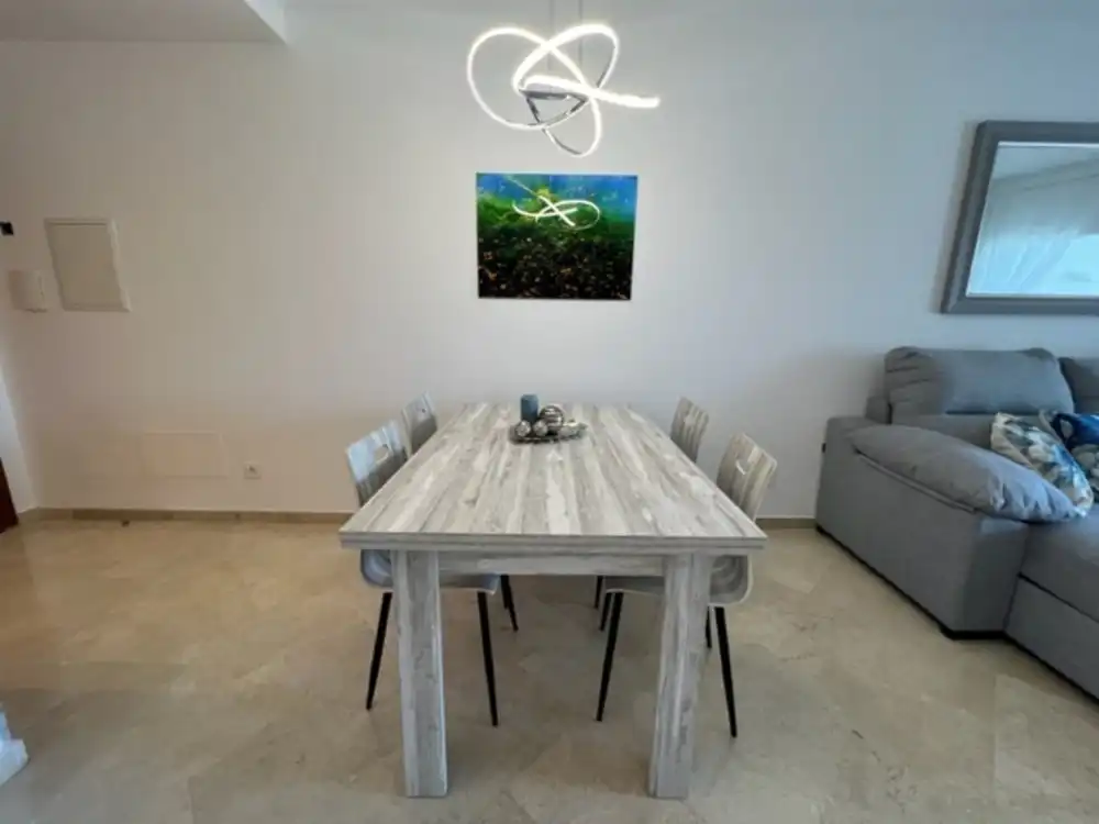 Comedor de Apartamento de alquiler en Estepona con Aire acondicionado, Terraza y Piscina