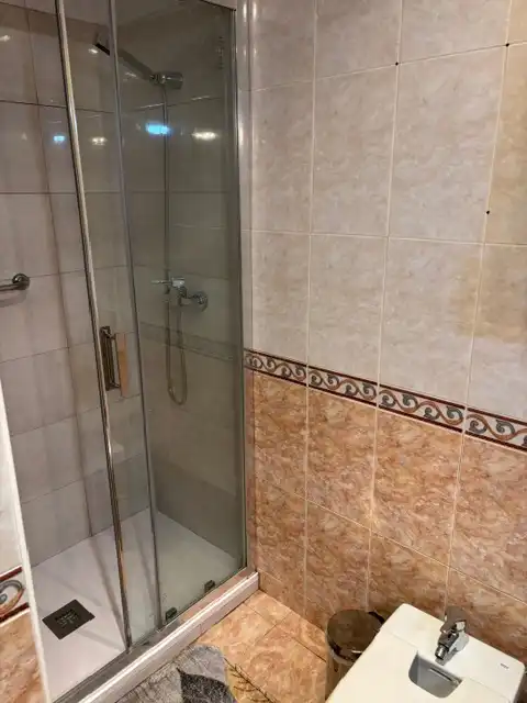 Baño de Piso en venta en Mataró con Aire acondicionado, Calefacción y Horno