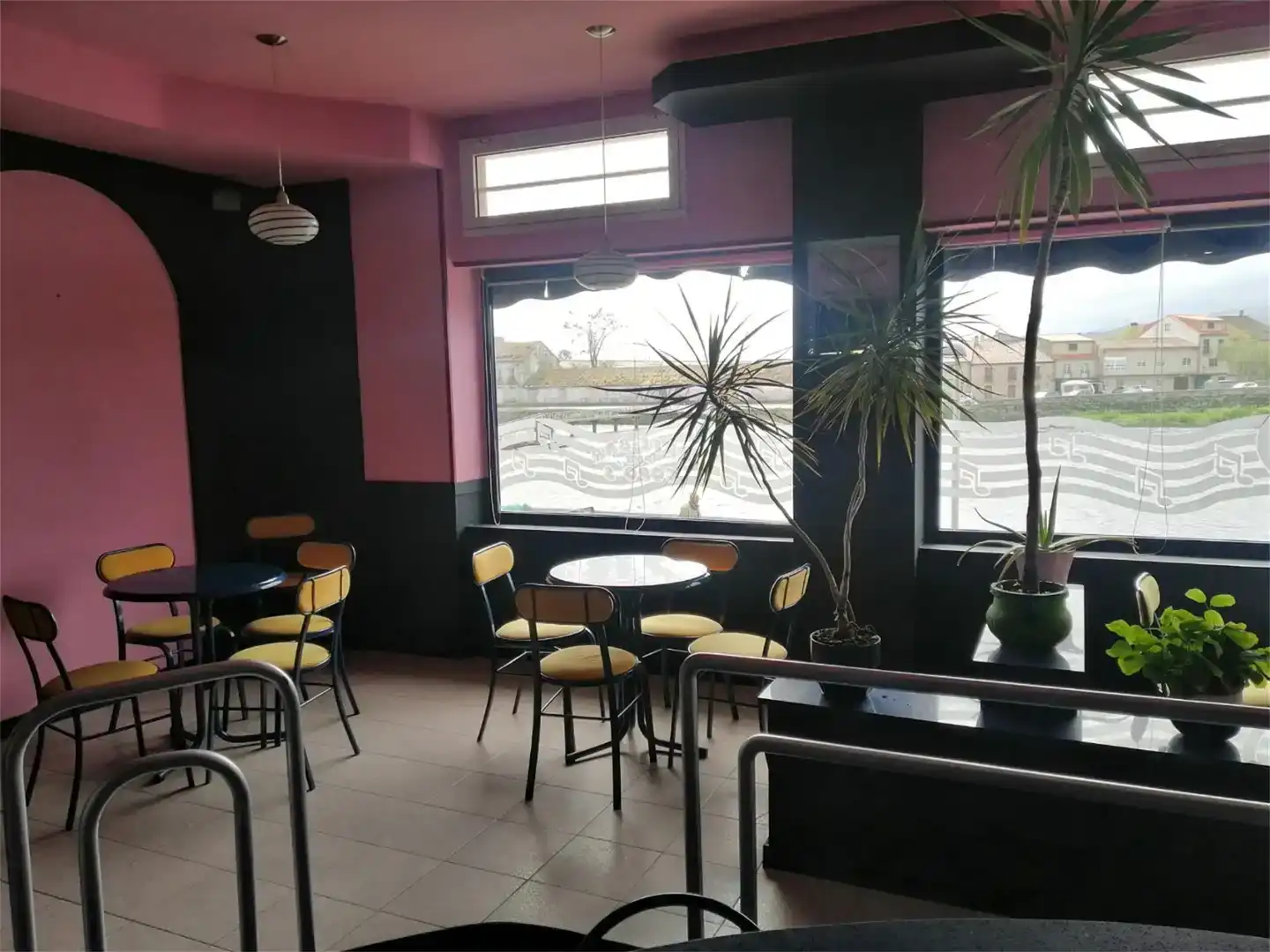 Commercial properties for rent in Pontecesures