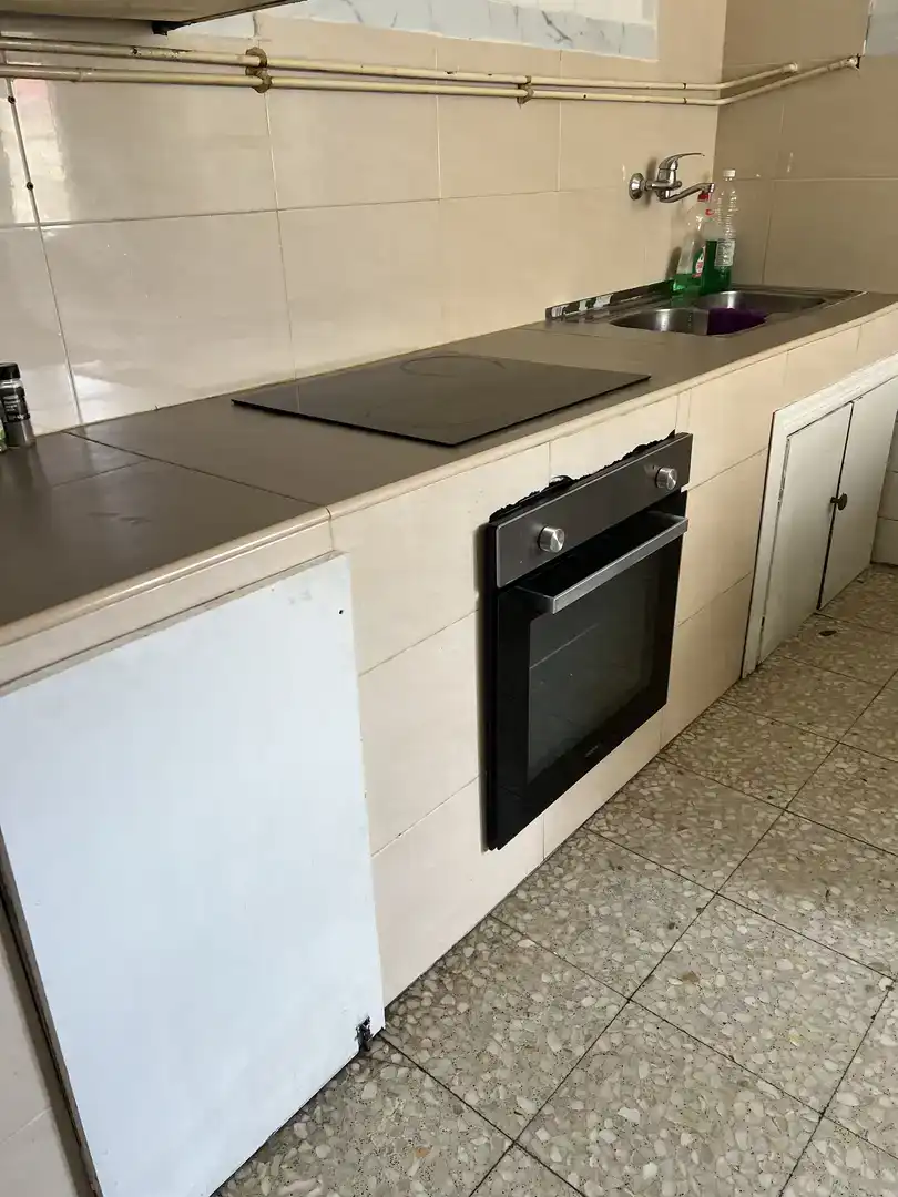 Cuina de Pis per a compartir en Briviesca amb Parquet, Traster i Moblat