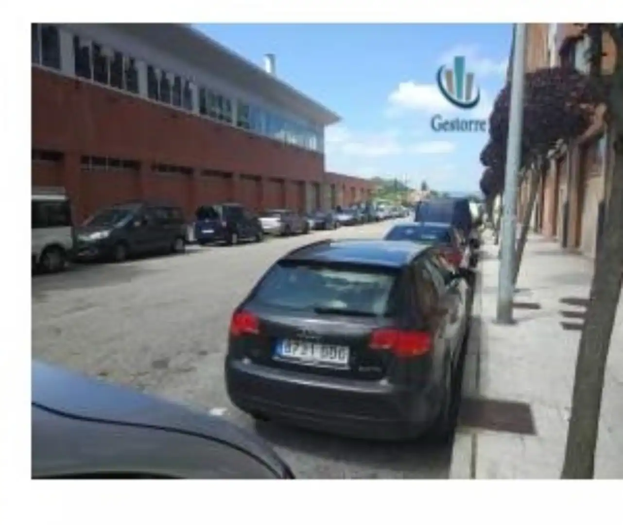Parking de Local en venta en Oviedo 