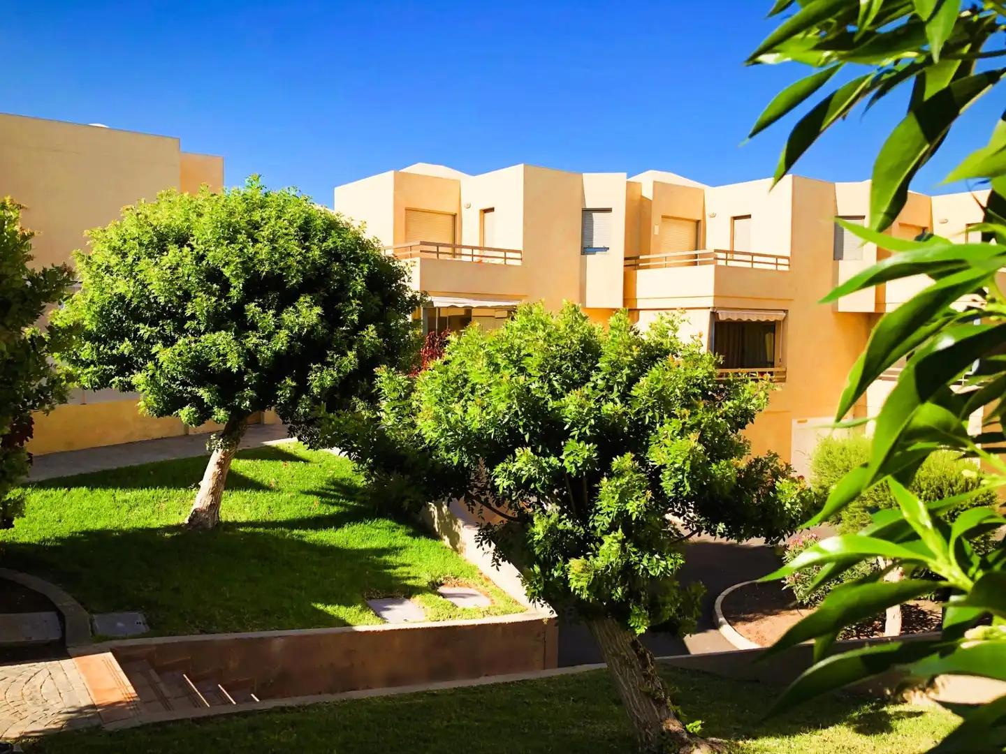 Vista exterior de Casa adosada en venta en Granadilla de Abona con Aire acondicionado, Jardín privado y Terraza