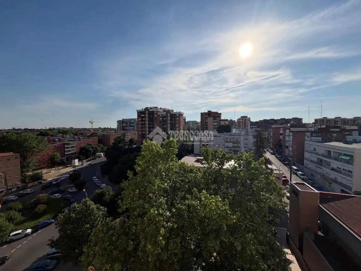Vista exterior de Pis de lloguer en Madrid amb Aire condicionat i Terrassa