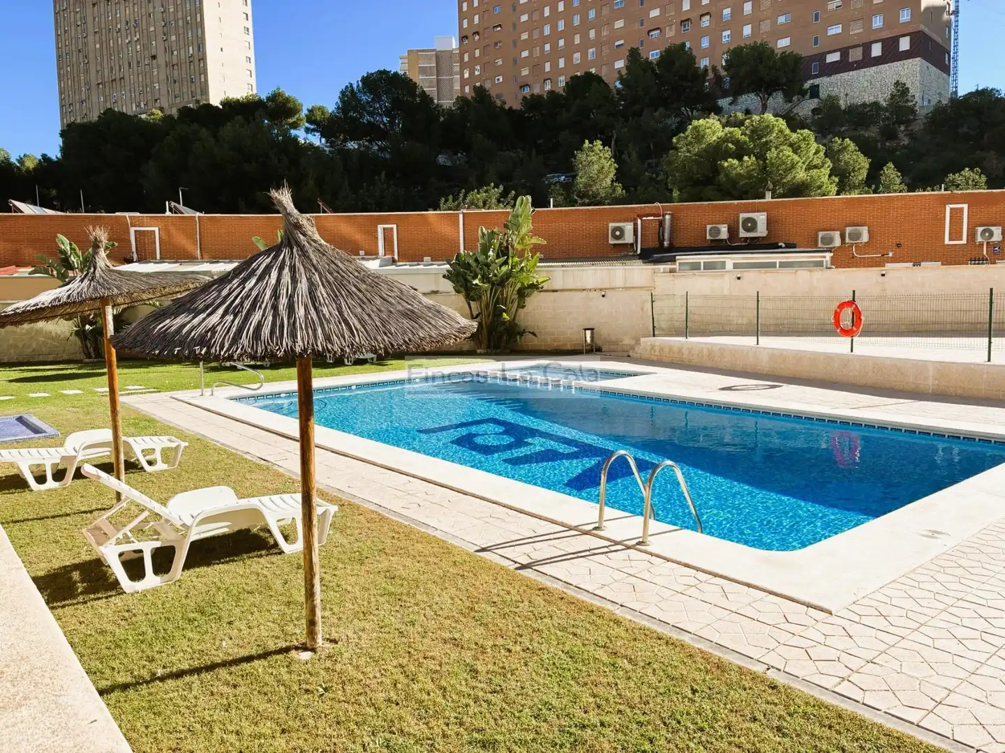 Piscina de Estudio en venta en Finestrat con Aire acondicionado, Calefacción y Terraza