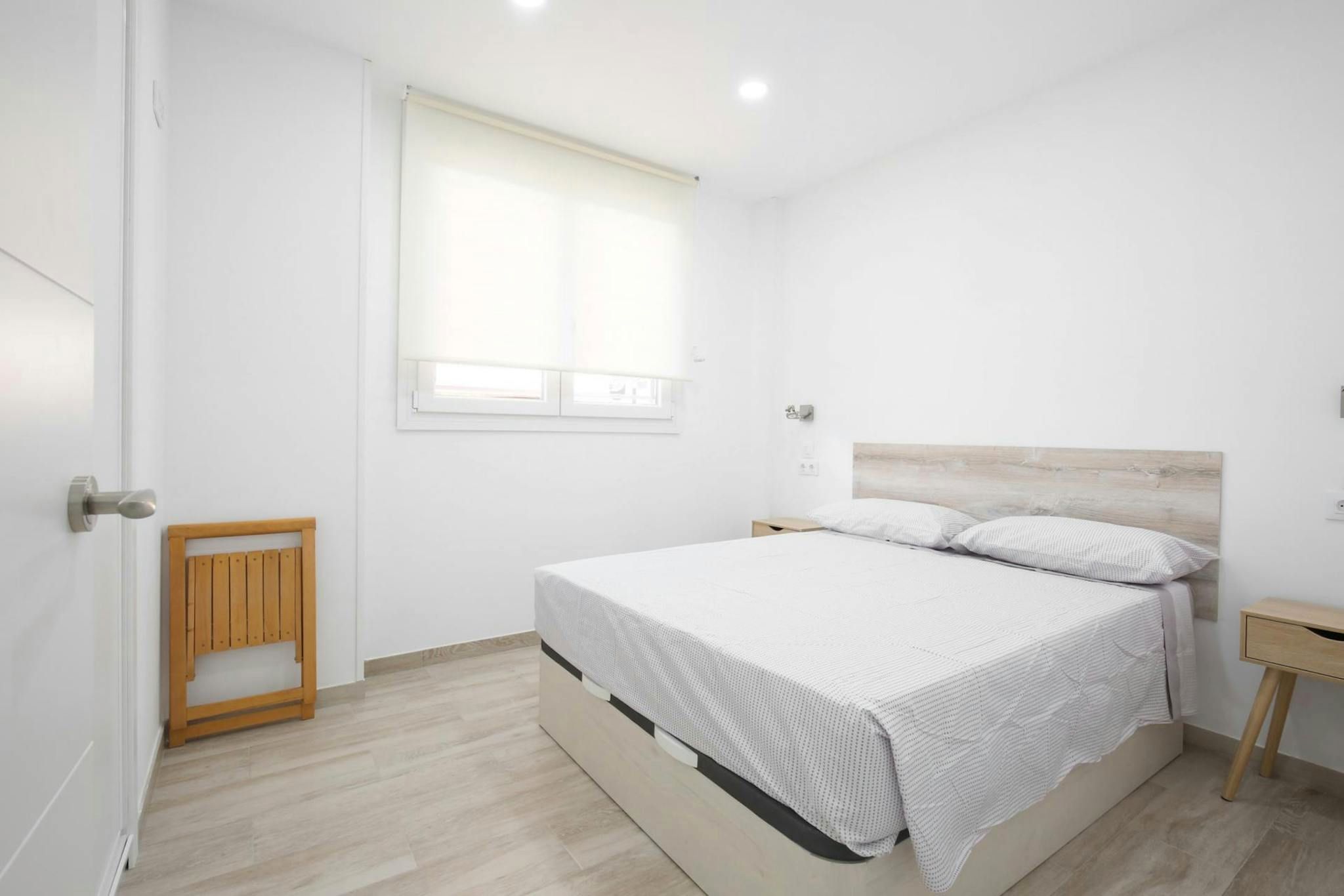 Habitación de Piso de alquiler en  Madrid Capital con Aire acondicionado, Calefacción y Amueblado