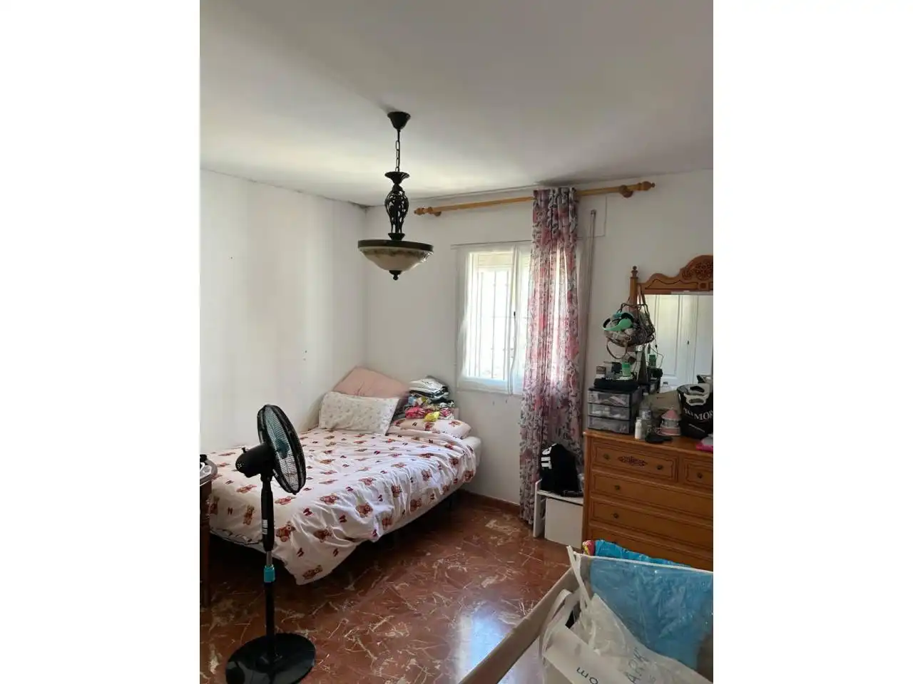 Schlafzimmer von Einfamilien-Reihenhaus zum Verkauf in Estepona mit Klimaanlage und Terrasse
