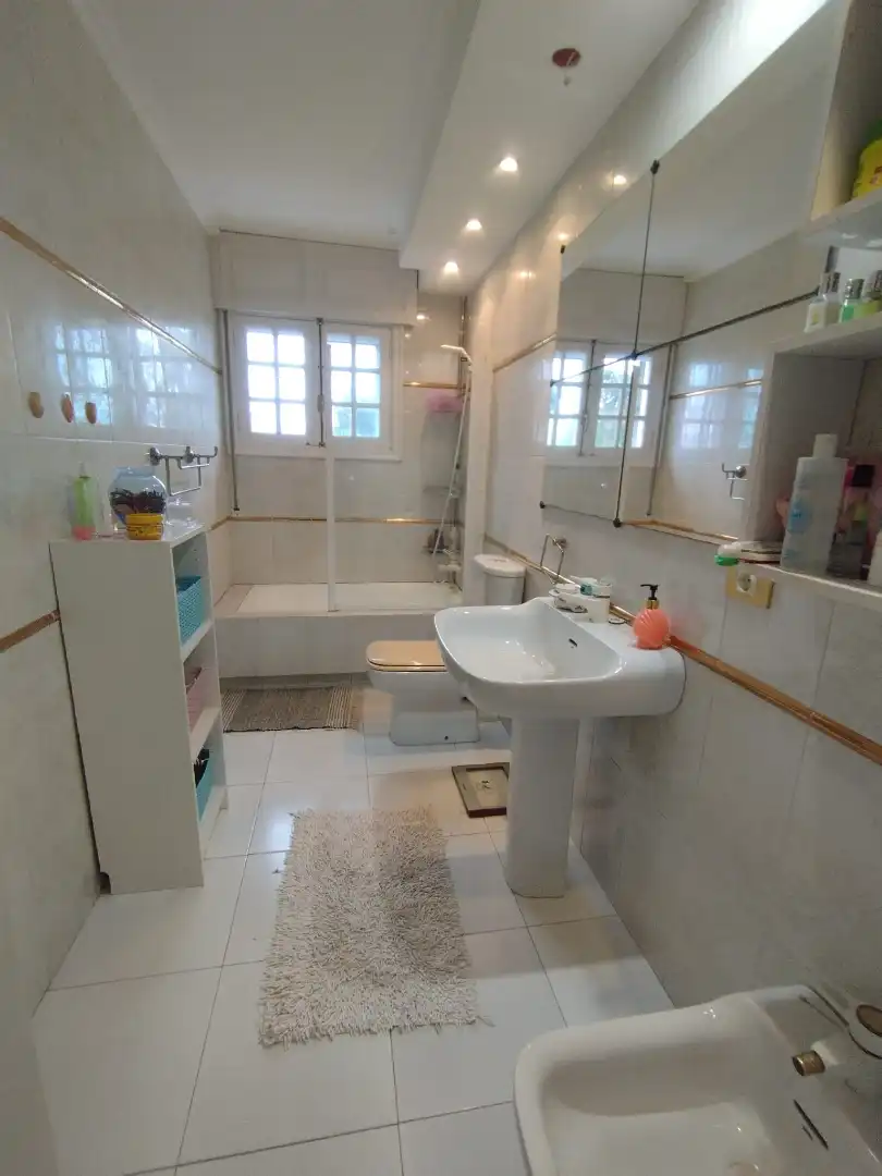 Bany de Casa o xalet en venda en Nigrán amb Calefacció, Jardí privat i Piscina