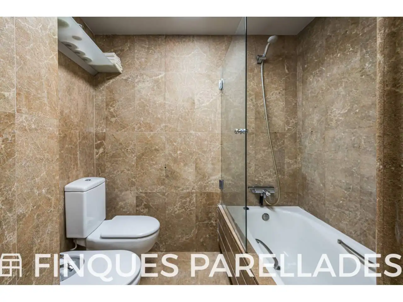 Bathroom of Flat for sale in Sitges  with Air Conditioner, Heating and Terrace