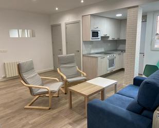 Sala d'estar de Pis de lloguer en  Zaragoza Capital amb Calefacció, Moblat i Forn