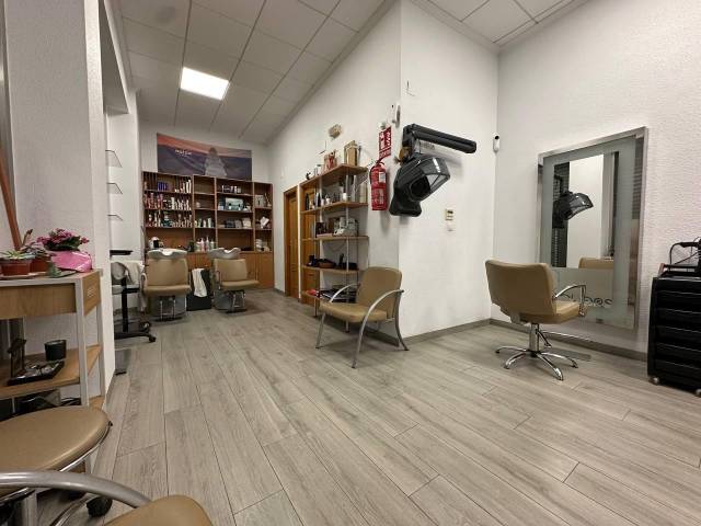 Local comercial en Alquiler en Crevillent