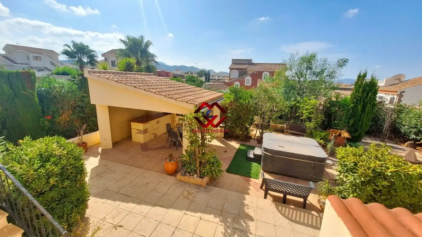 Villa avec jardin à vendre à Calle Calle Punica
