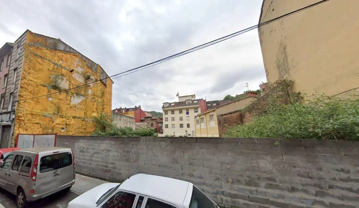 Residential land for sale in Sama