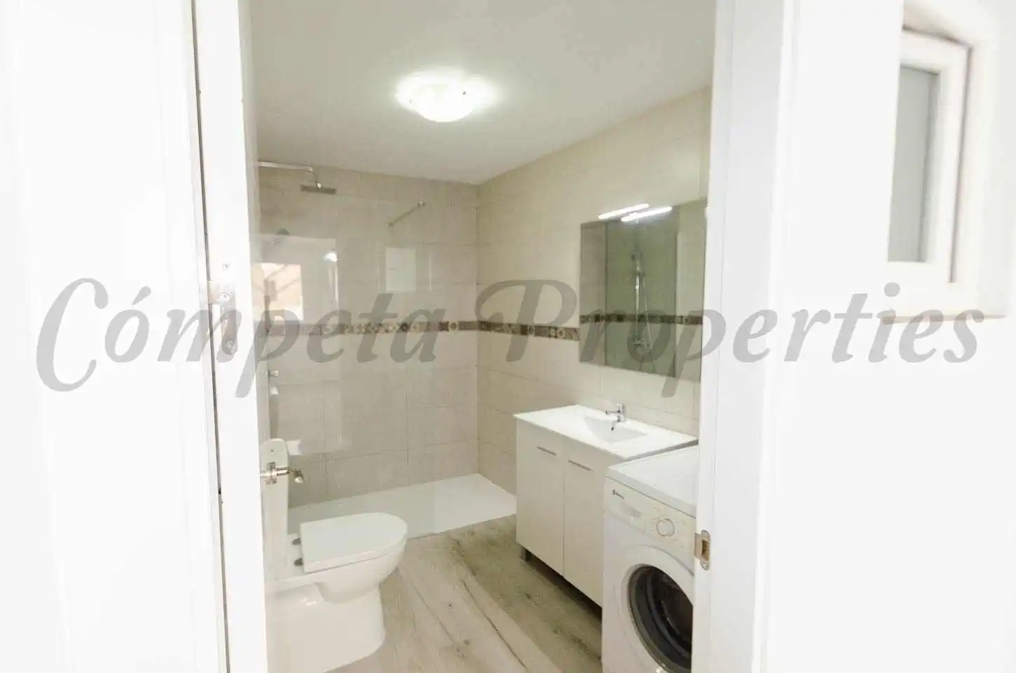 Baño de Apartamento en venta en Cómpeta con Aire acondicionado