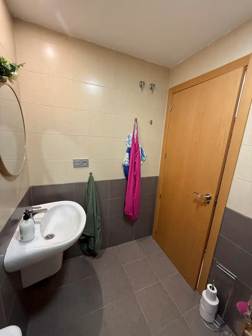 Badezimmer von Wohnung zum Verkauf in Dolores mit Klimaanlage, Heizung und Privatgarten