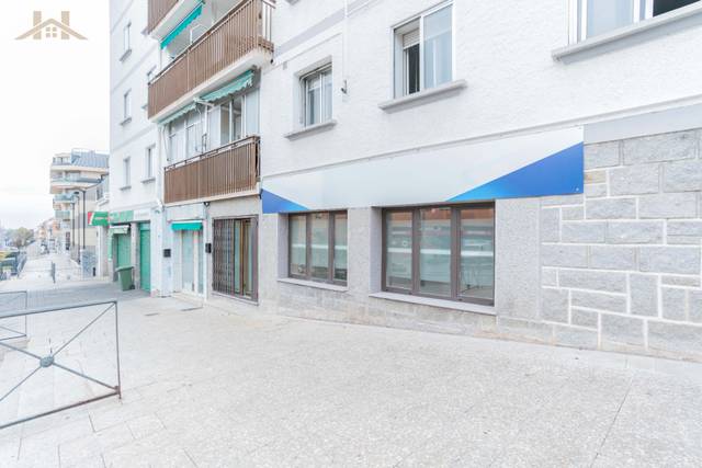 Local comercial en Venta en Calle los Luceros en Villalba Estación