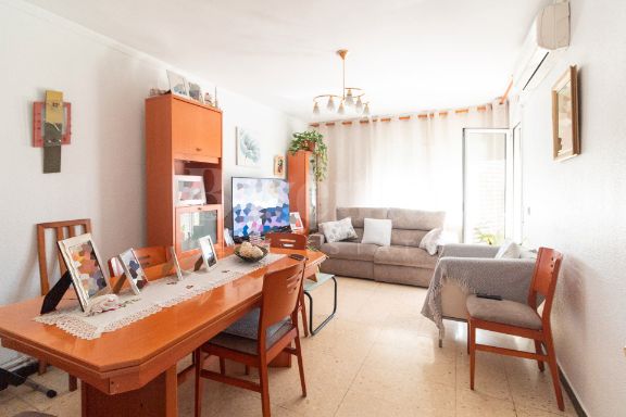 Living room of Flat for sale in Òdena  with Air Conditioner, Heating and Balcony