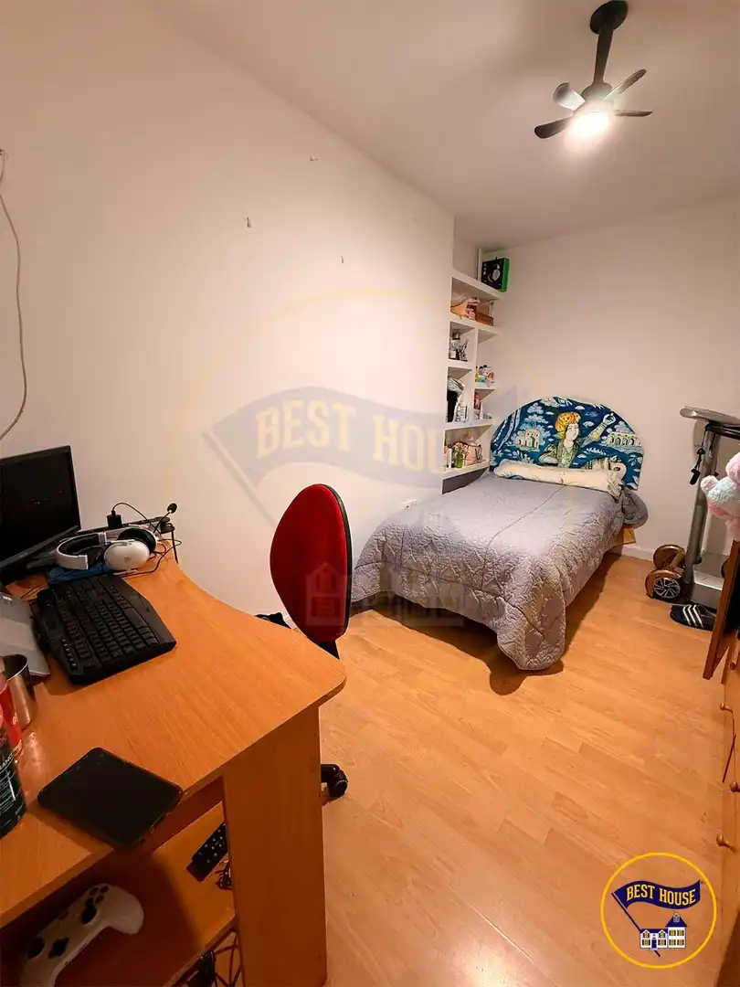 Piso en venta en RAMON Y CAJAL, Centro