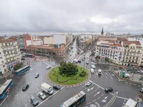 Vista exterior de Àtic en venda en Madrid amb Aire condicionat, Calefacció i Parquet