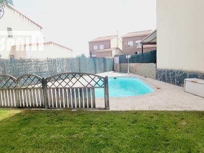 Swimming pool of House or chalet for sale in El Casar de Escalona  with Air Conditioner, Terrace and Swimming Pool