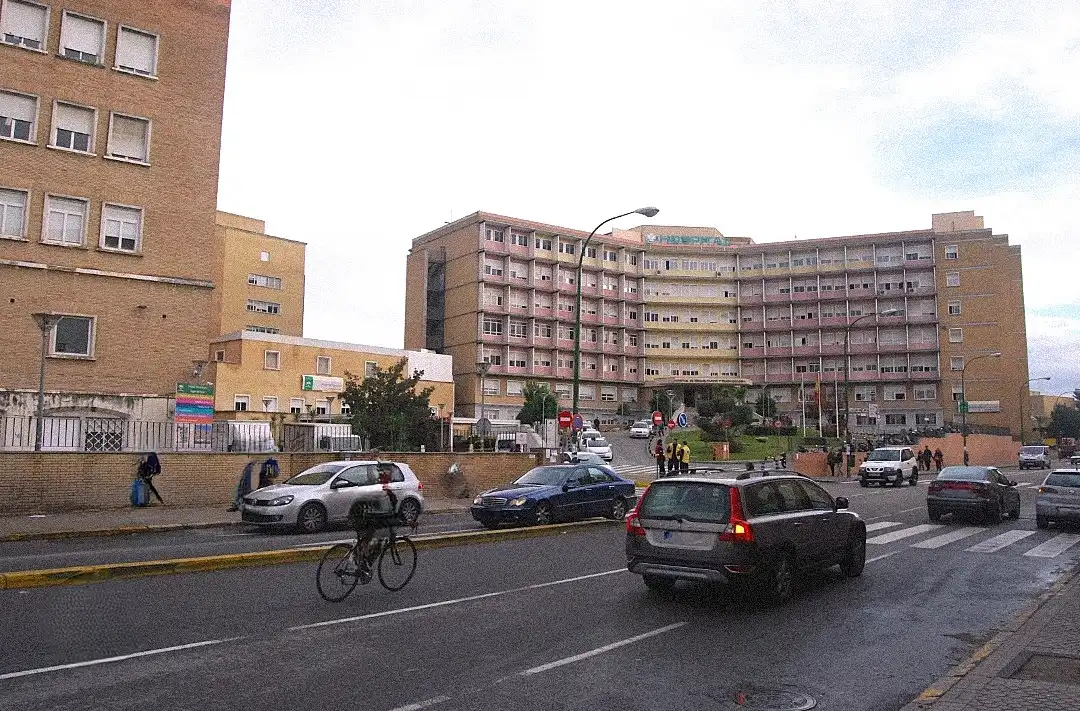 Exterior view of Flat for rent in Sevilla  with Air Conditioner and Furnished