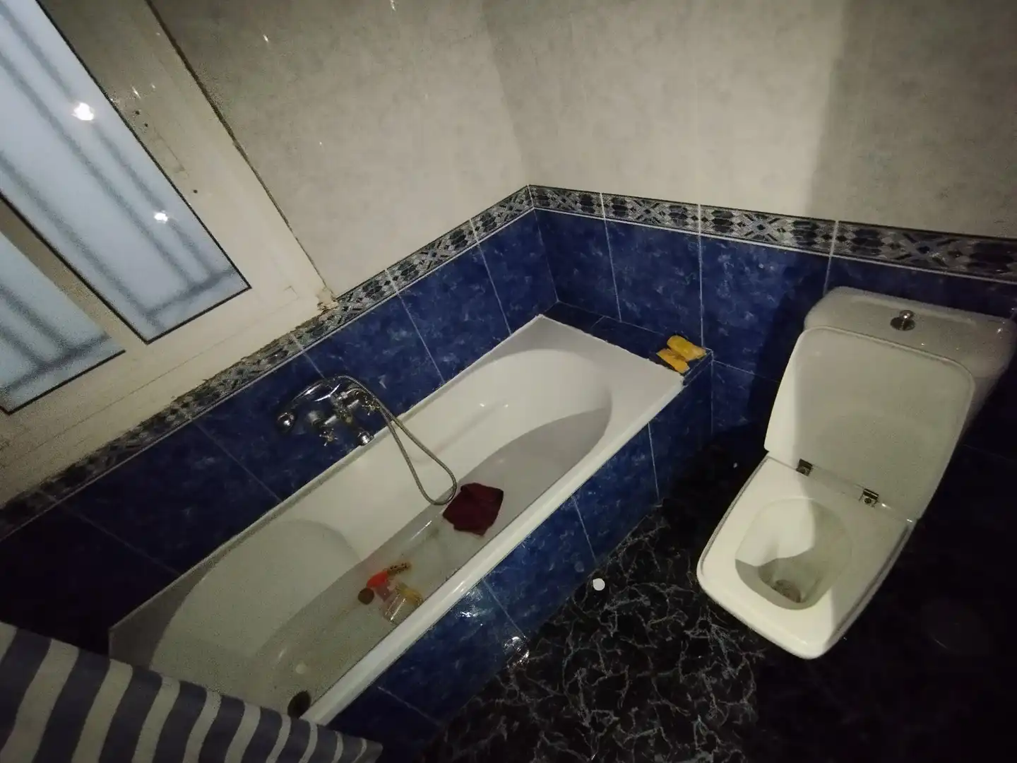 Bany de Casa adosada en venda en Fuensanta de Martos amb Calefacció, Terrassa i Balcó