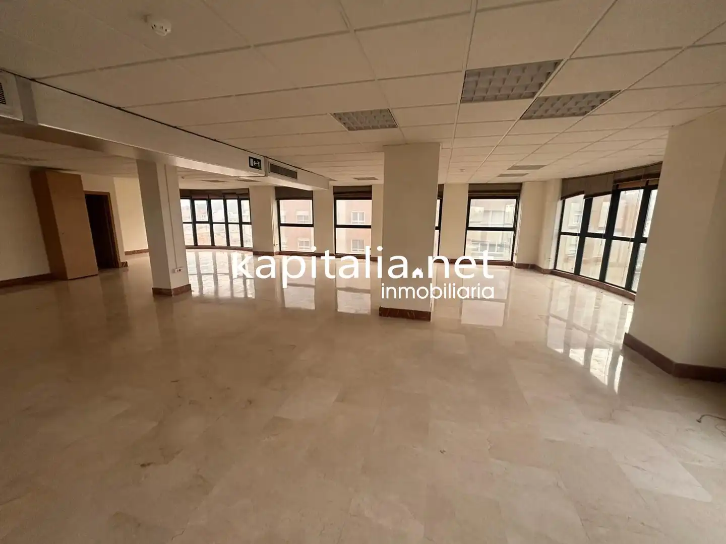Office for rent in Alcoy / Alcoi  with Air Conditioner