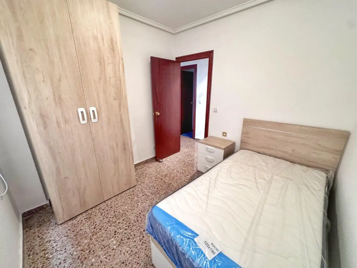 Habitación de Piso de alquiler en Petrer con Aire acondicionado, Amueblado y Balcón
