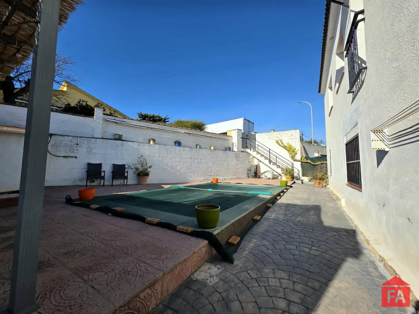 Vista exterior de Casa o xalet en venda en Albinyana amb Calefacció, Terrassa i Traster
