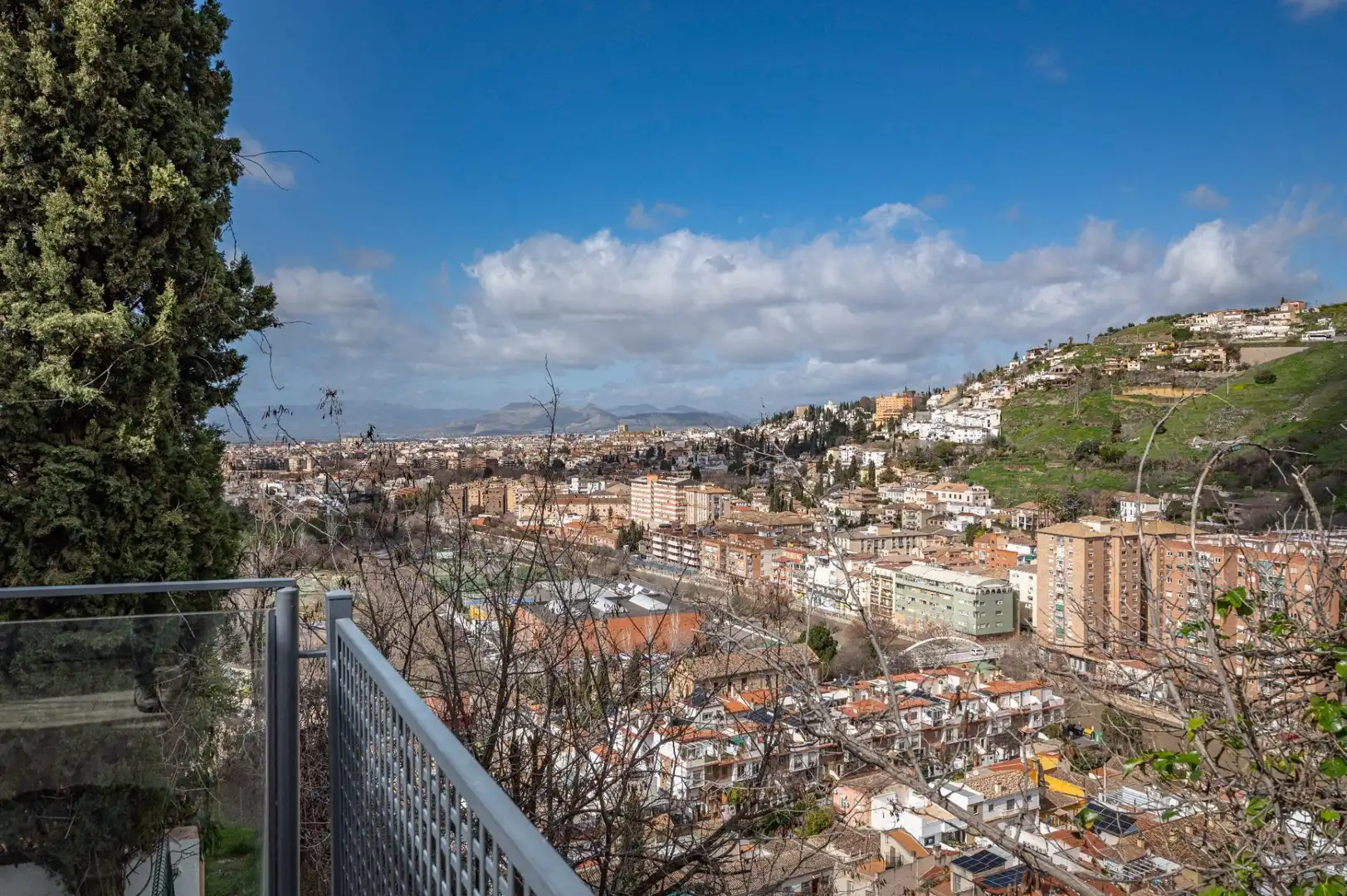 Vista exterior de Casa adosada en venta en Granada con Aire acondicionado y Calefacción