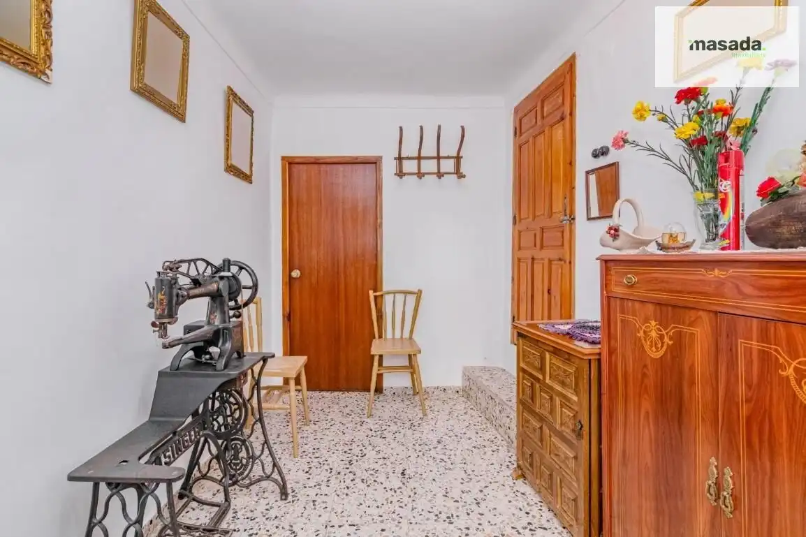 Casa adosada en venta en Montefrío