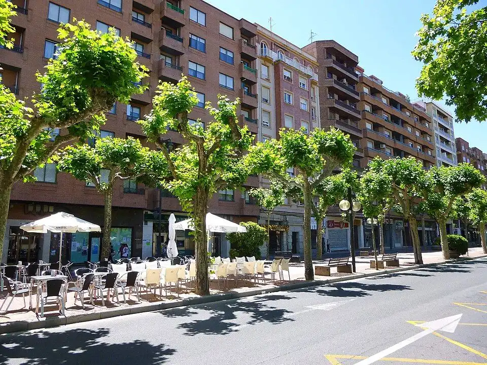 Exterior view of Garage for sale in  Logroño