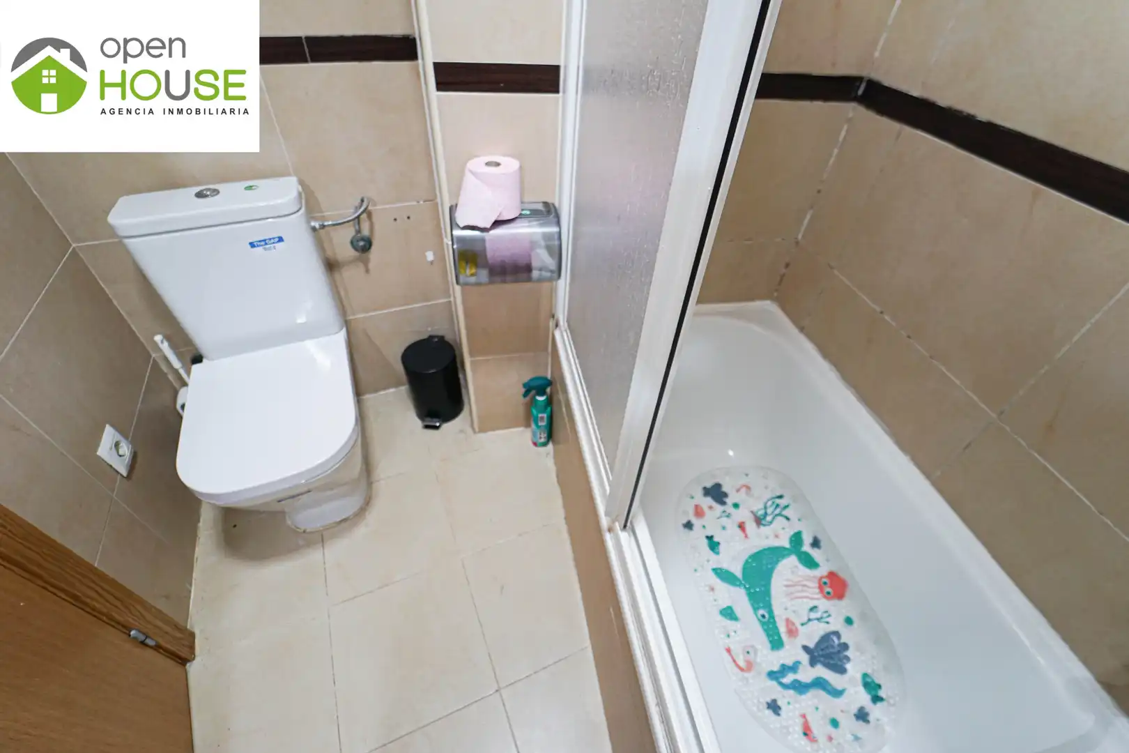 Baño de Piso en venta en Cájar con Aire acondicionado, Calefacción y Amueblado