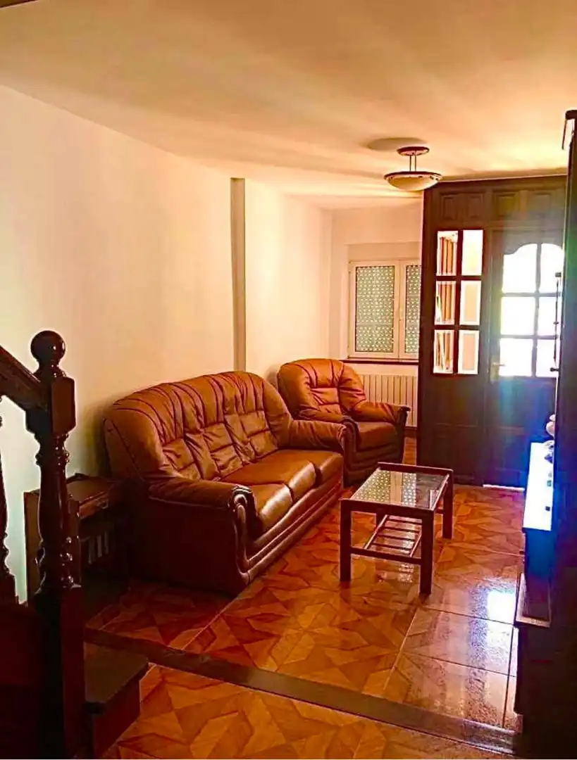 Sala d'estar de Casa o xalet de lloguer en Arenas de Iguña amb Calefacció, Parquet i Terrassa