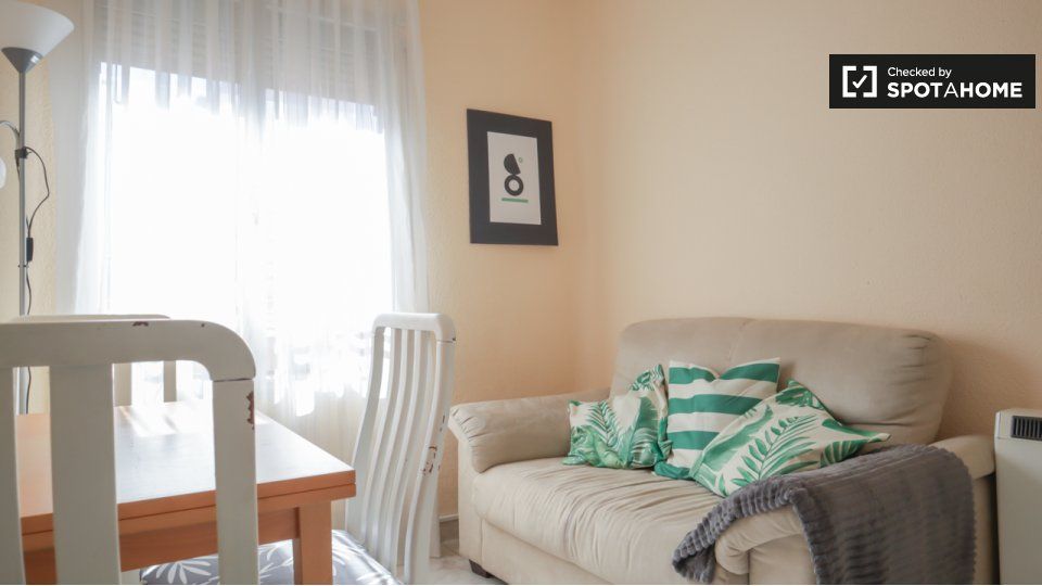 Flat to rent in Bellas Vistas