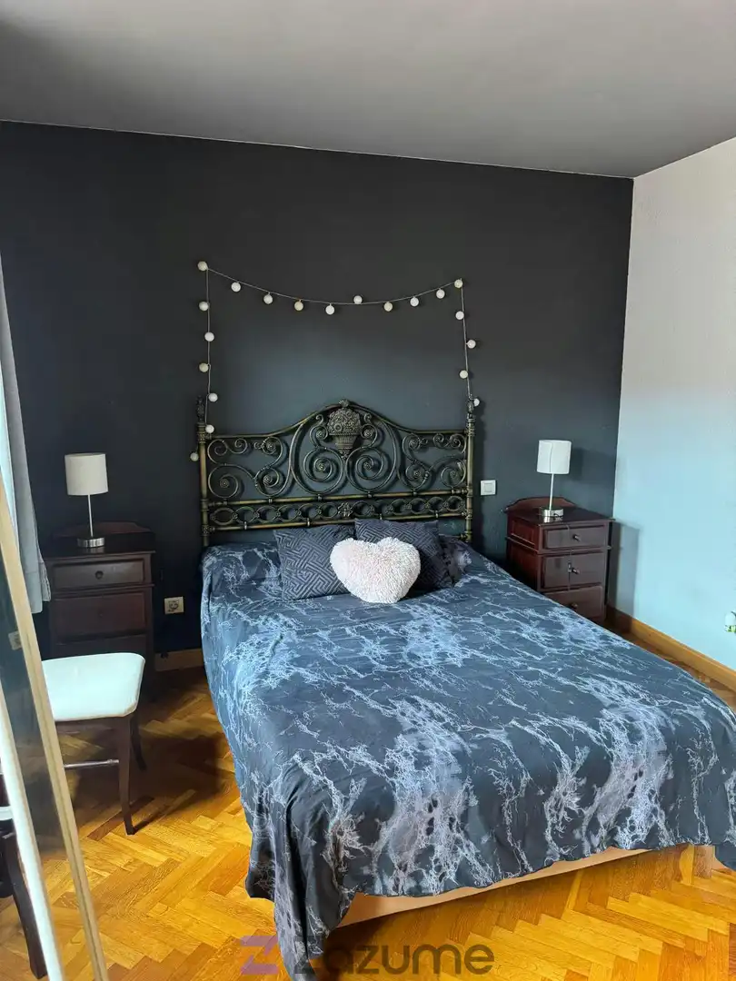 Bedroom of Flat for rent in Zaragoza  with Air Conditioner, Heating and Parquet flooring