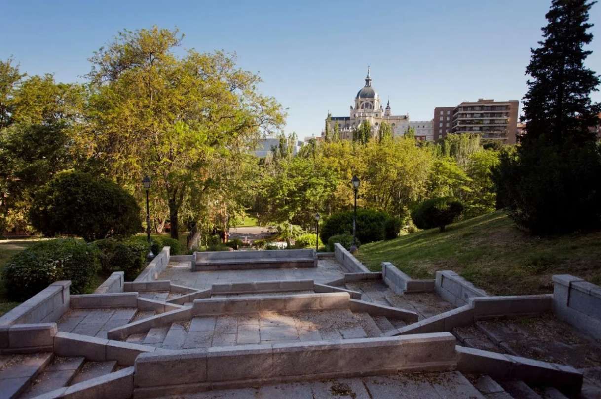 Jardí de Pis de lloguer en  Madrid Capital amb Aire condicionat, Calefacció i Jardí privat
