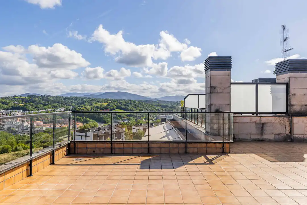 Terrassa de Àtic de lloguer en Donostia - San Sebastián  amb Aire condicionat, Calefacció i Terrassa