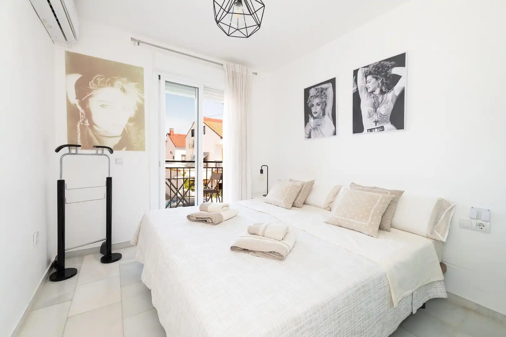 Bedroom of Detached homes for sale in Málaga  with Terrace, Balcony and Community pool