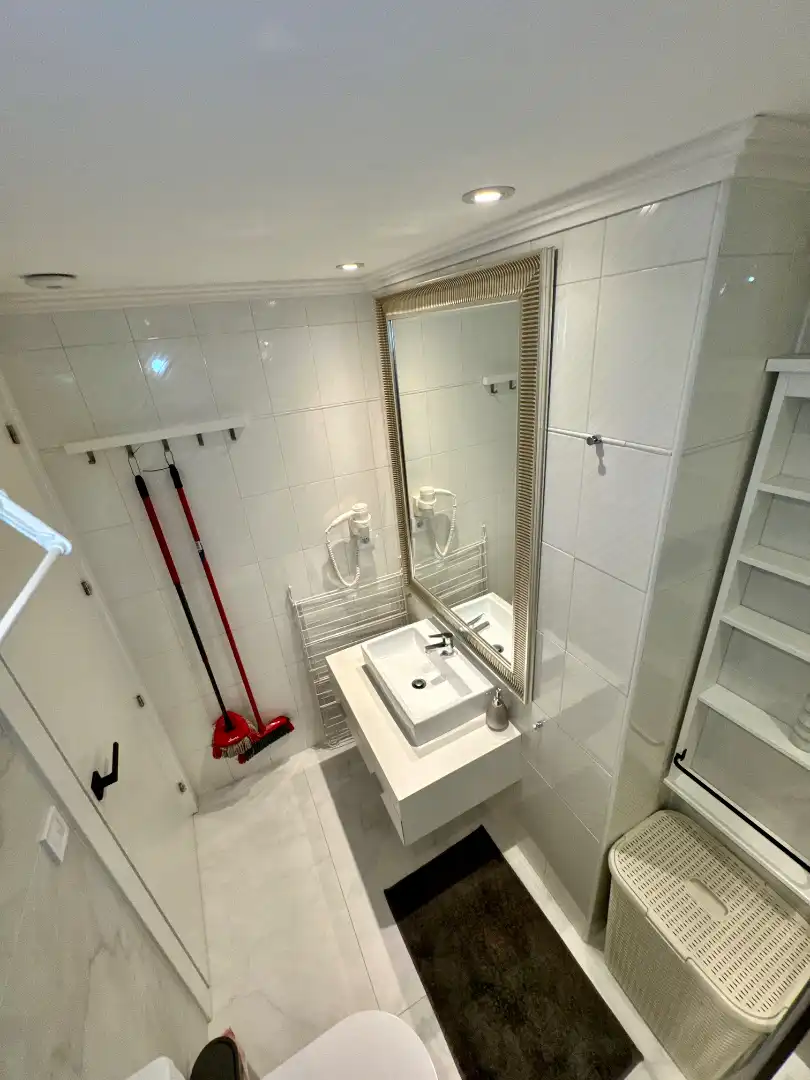 Bathroom of Flat for sale in Benidorm  with Air Conditioner, Terrace and Furnished