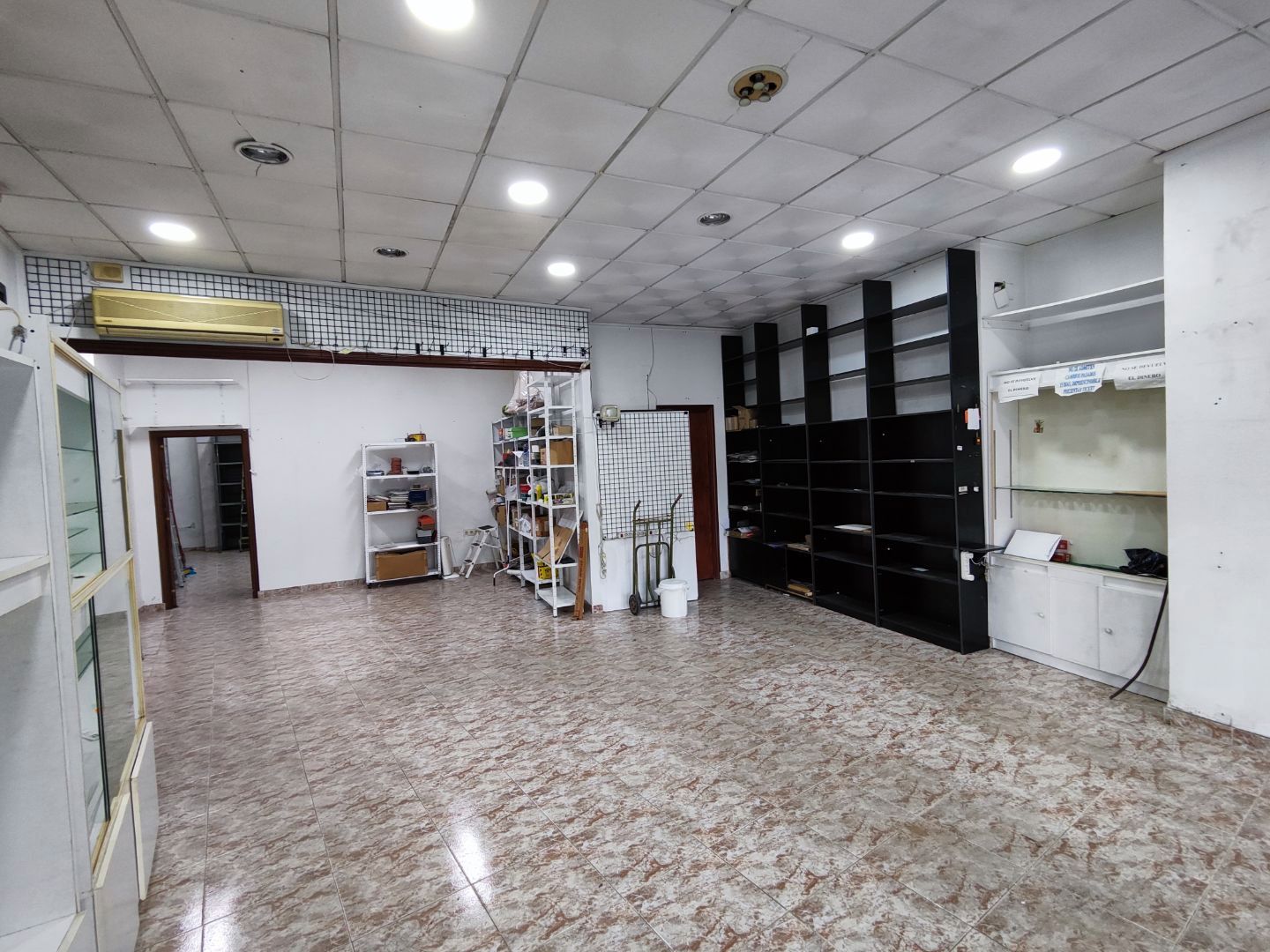 Premises for rent in  Valencia Capital